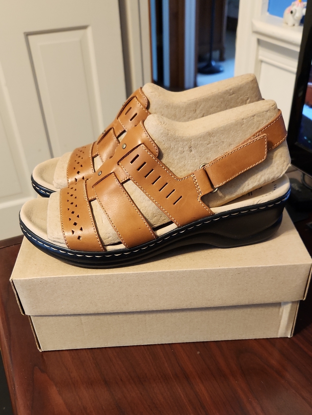 NEW Clarks Collection Lexie Qwin Cognac Leather Open-Toe Sandals Adjustable - Picture 2 of 12